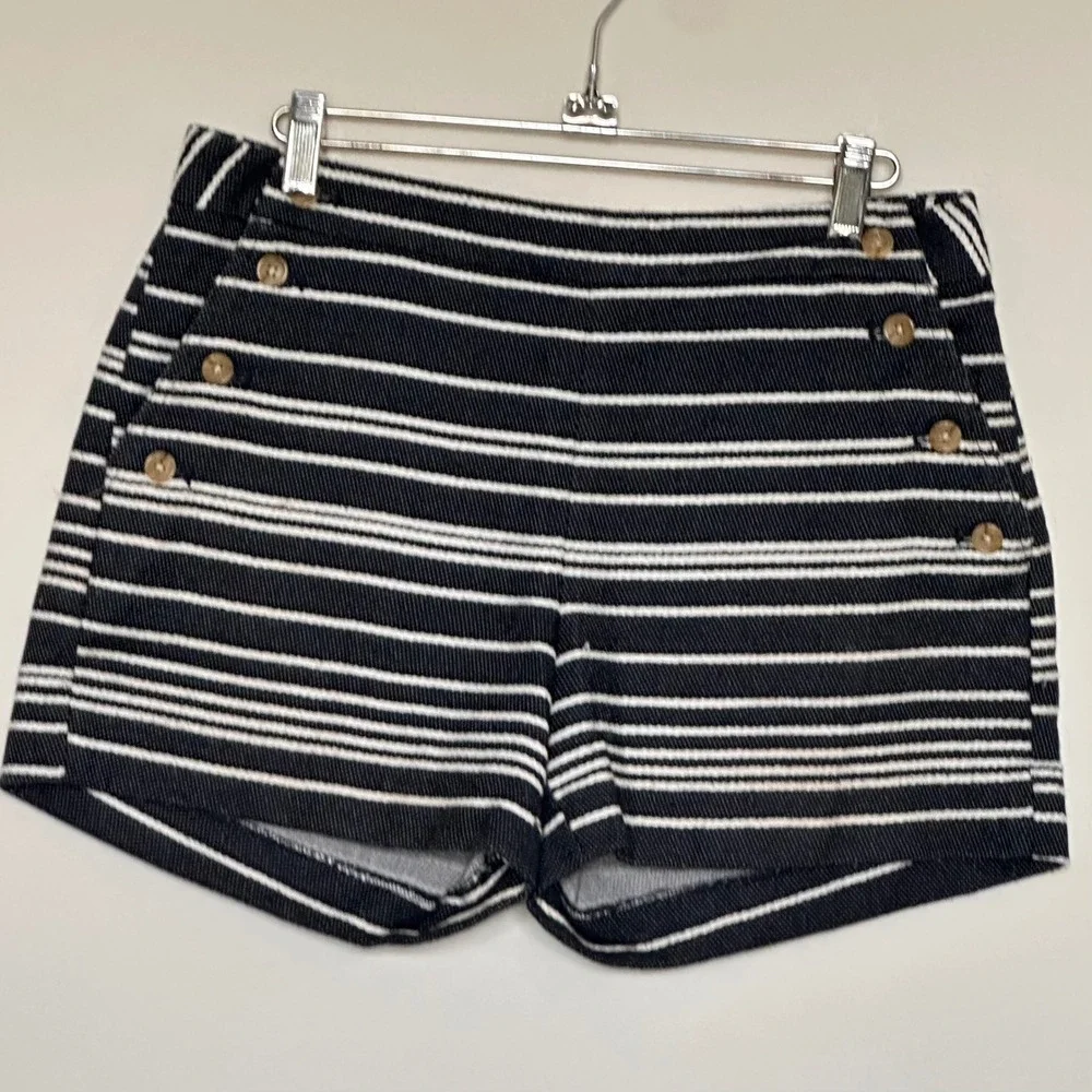 Banana Republic Navy White Striped‎ Sailor Shorts Button Detail Size 4 Nautical